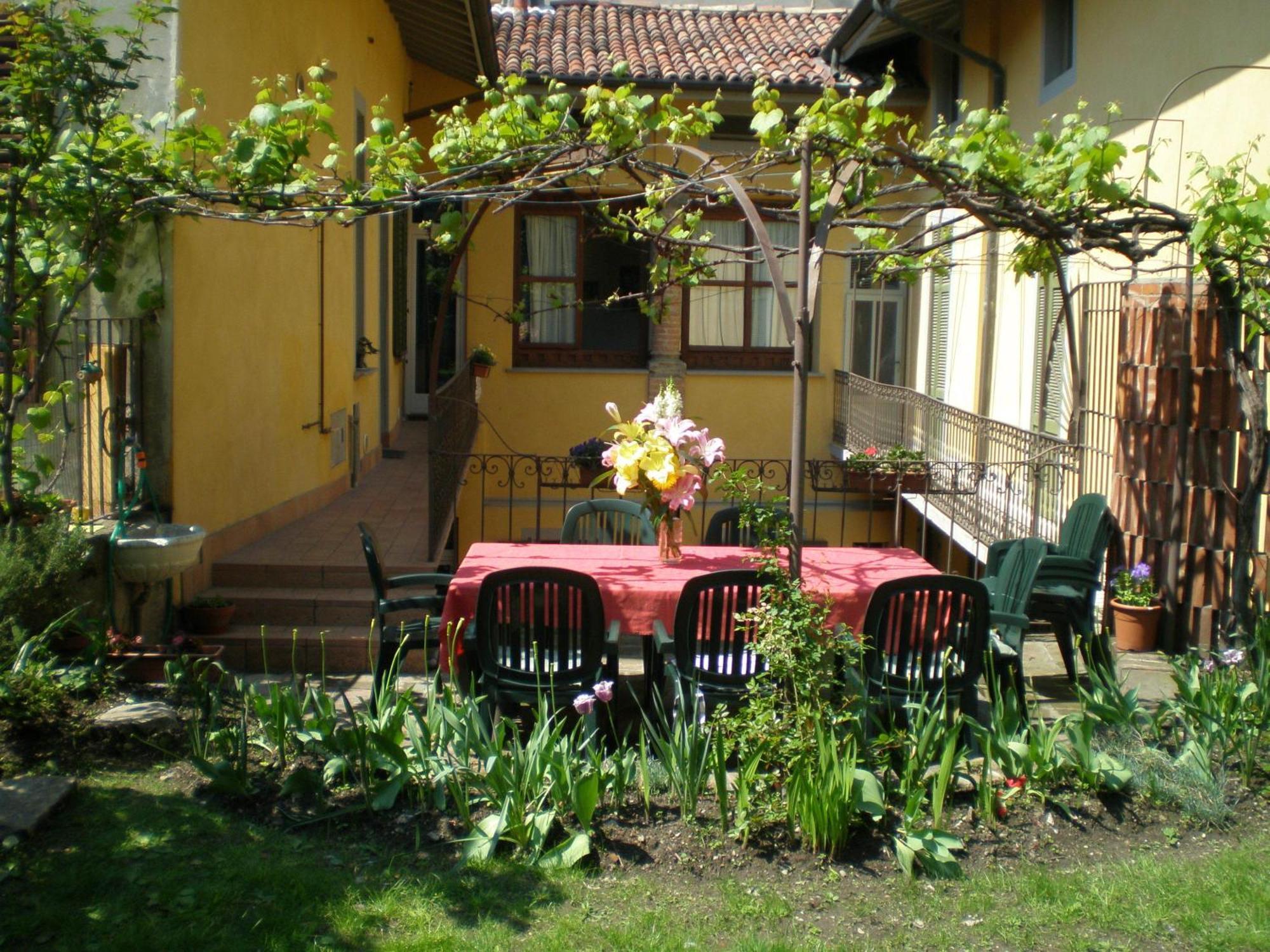 Casa Mario Lupo - Apartments And Rooms Bergamo Exterior photo