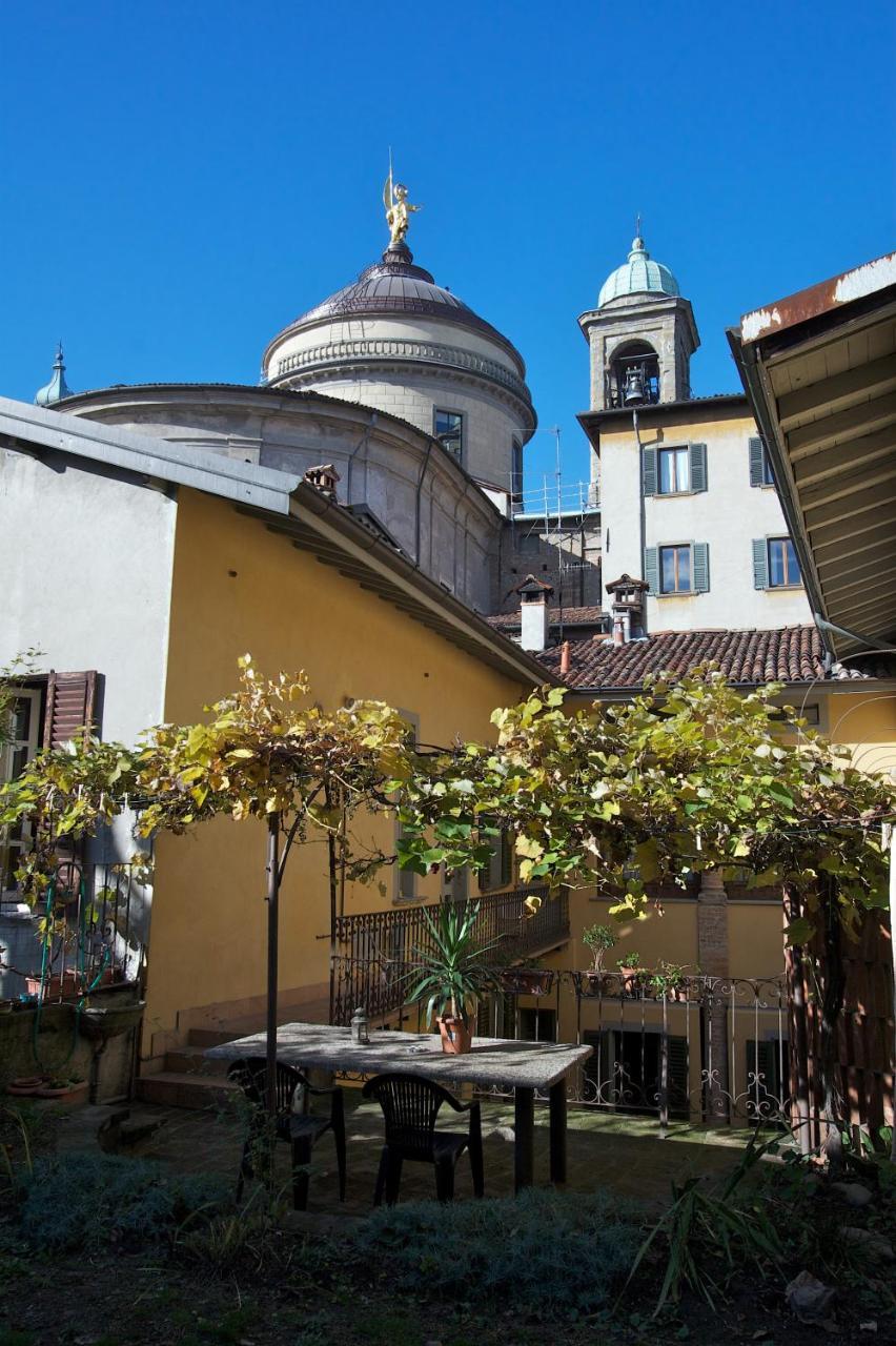 Casa Mario Lupo - Apartments And Rooms Bergamo Exterior photo